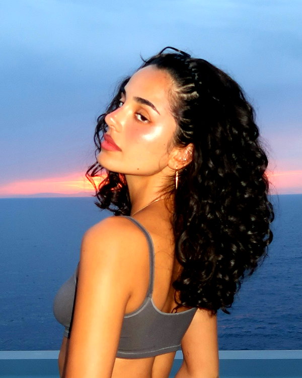 emilia.nia instagram image archive image