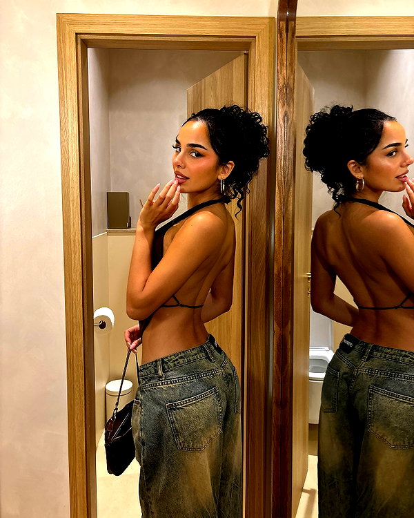 emilia.nia instagram image archive image