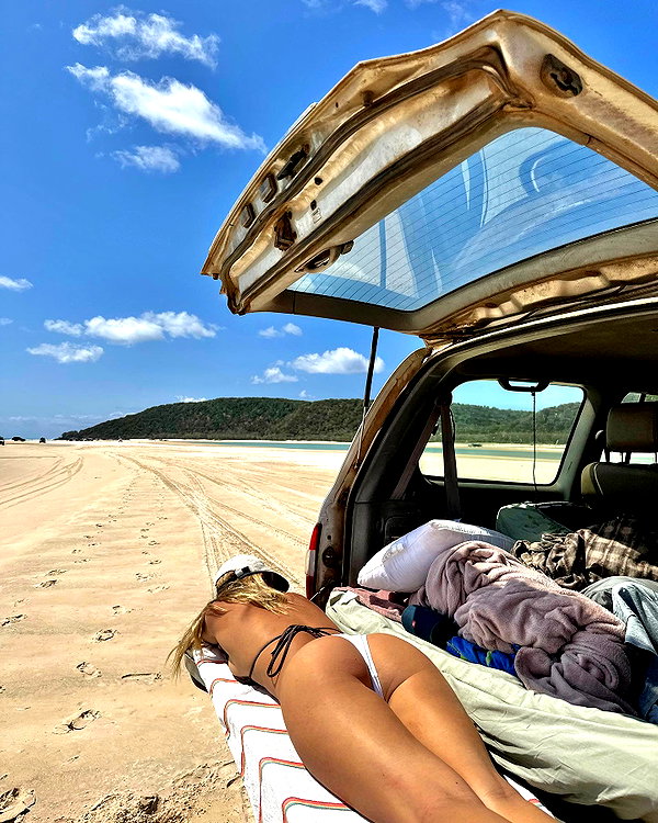 emilyymcwilliam instagram image archive image