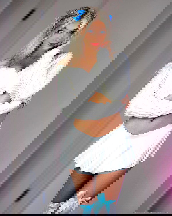 emxllouise2 image ~ Altpins