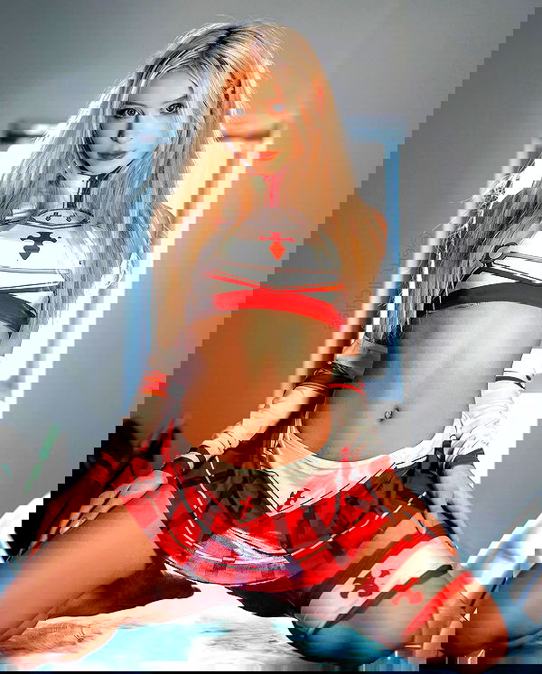 emxllouise2 image ~ Altpins