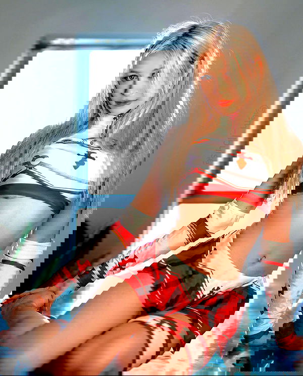 emxllouise2 image ~ Altpins