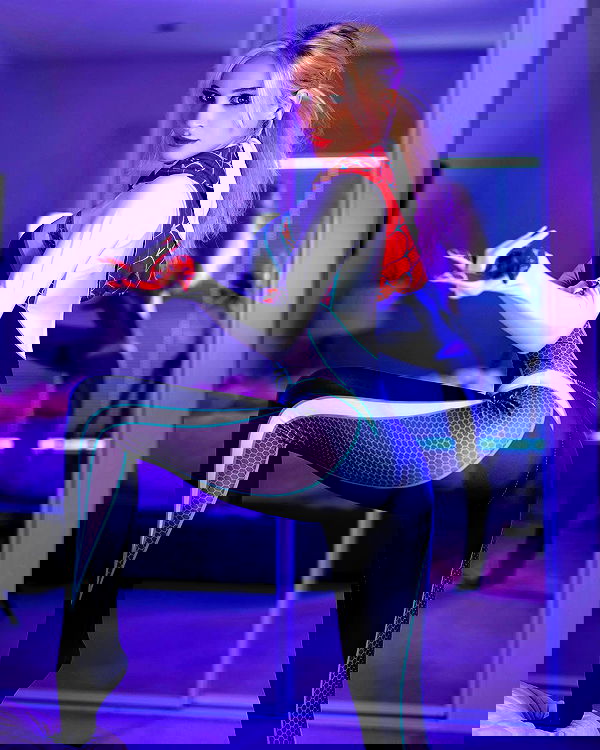 emxllouise2 image ~ Altpins