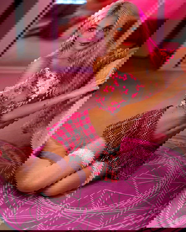 emxllouise2 image ~ Altpins