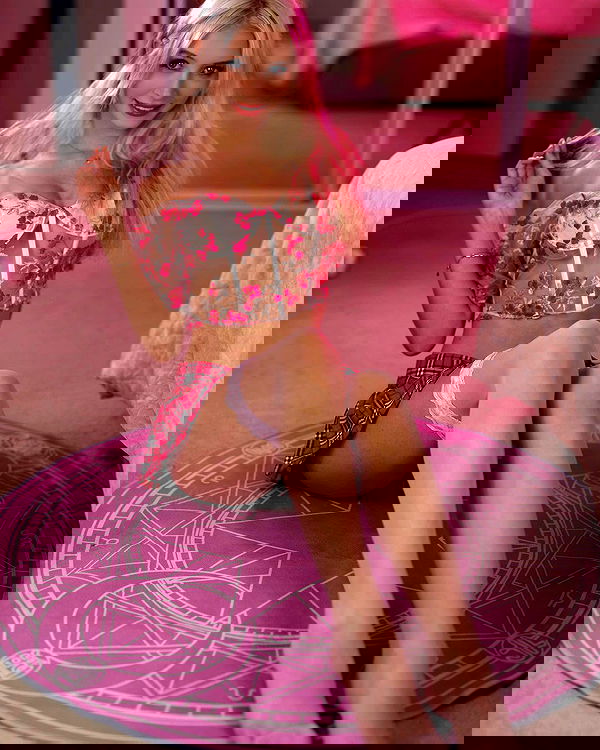 emxllouise2 image ~ Altpins