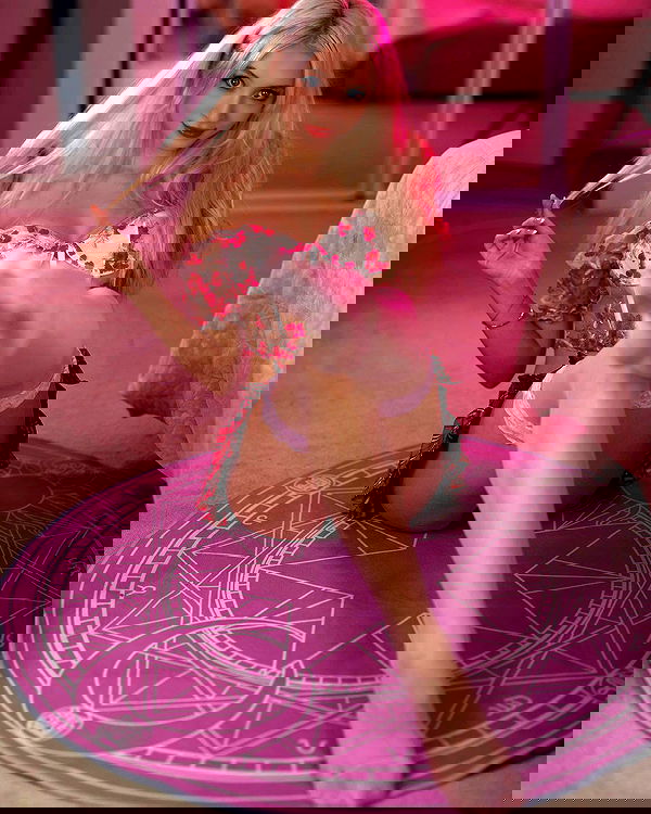 emxllouise2 image ~ Altpins