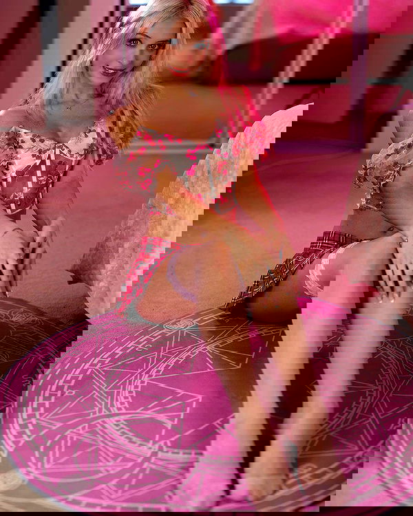 emxllouise2 image ~ Altpins