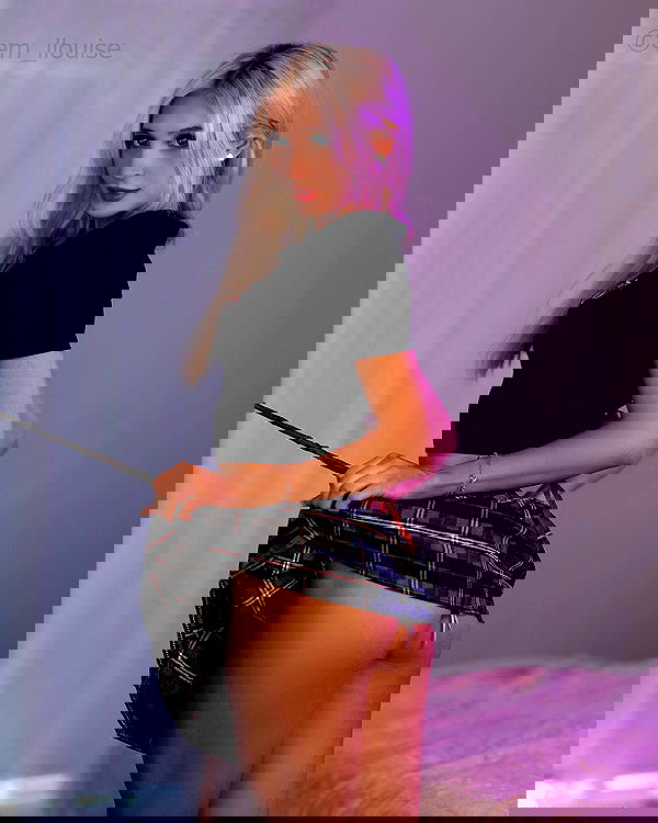 emxllouise2 image ~ Altpins