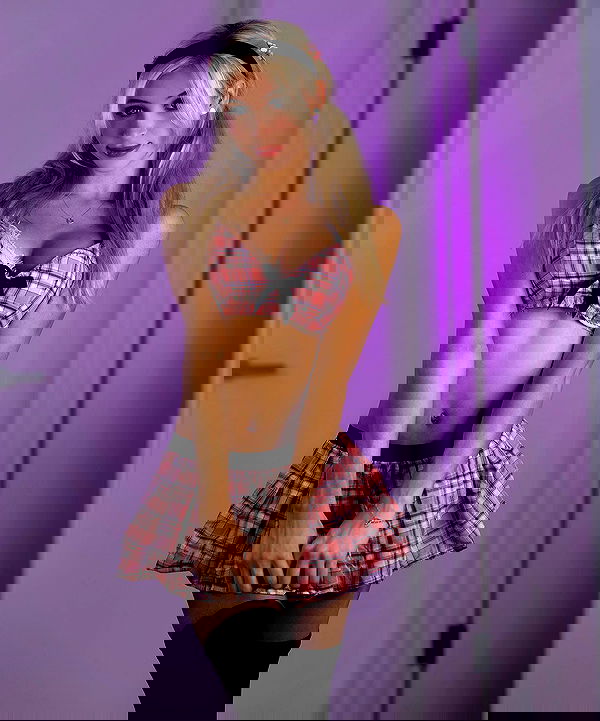 emxllouise2 image ~ Altpins