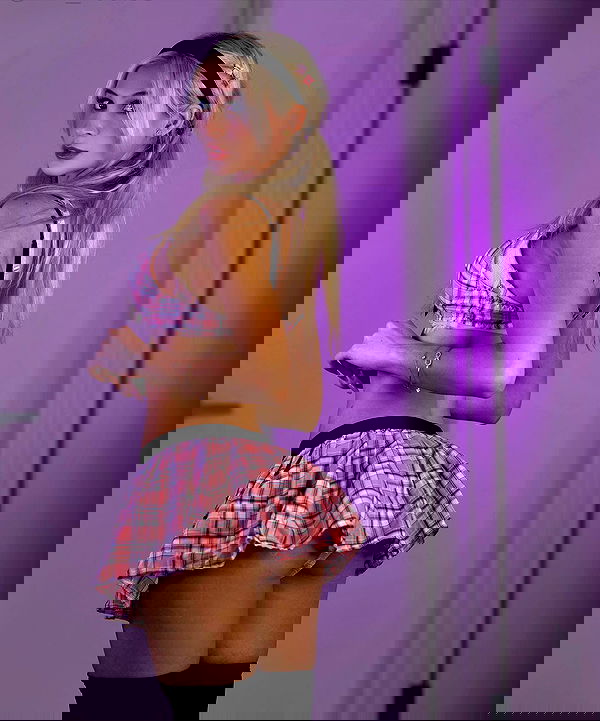 emxllouise2 image ~ Altpins