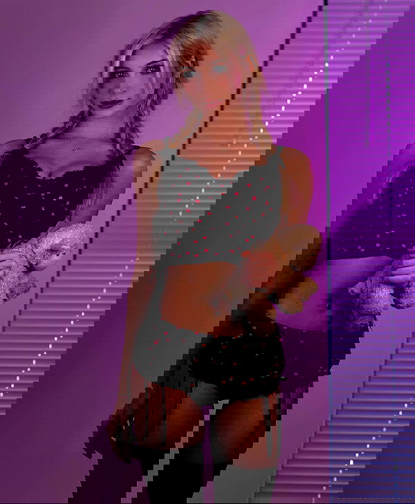 emxllouise2 image ~ Altpins