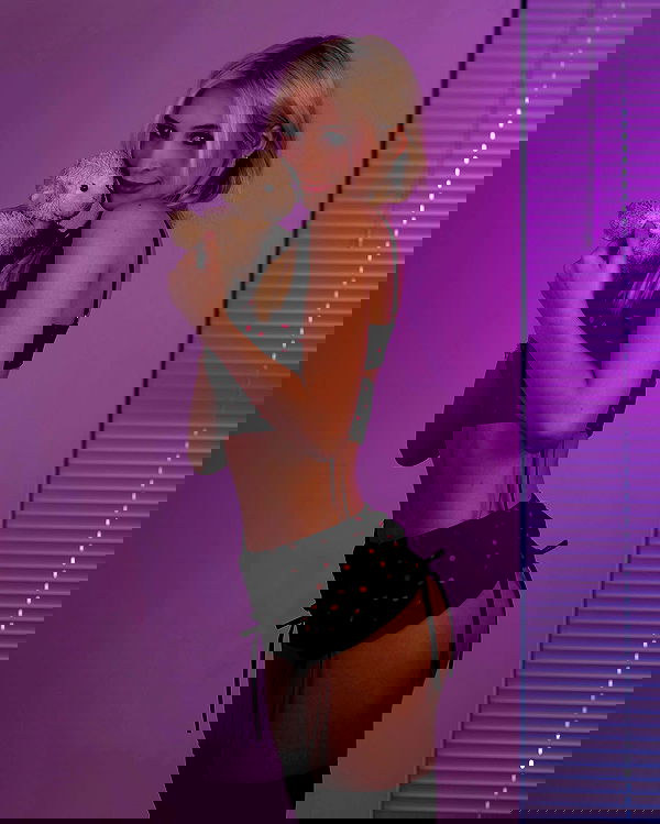 emxllouise2 image ~ Altpins