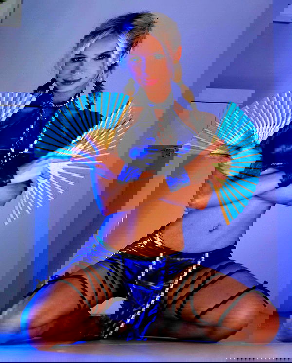 emxllouise2 image ~ Altpins