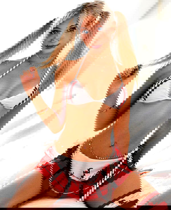 emxllouise2 image ~ Altpins