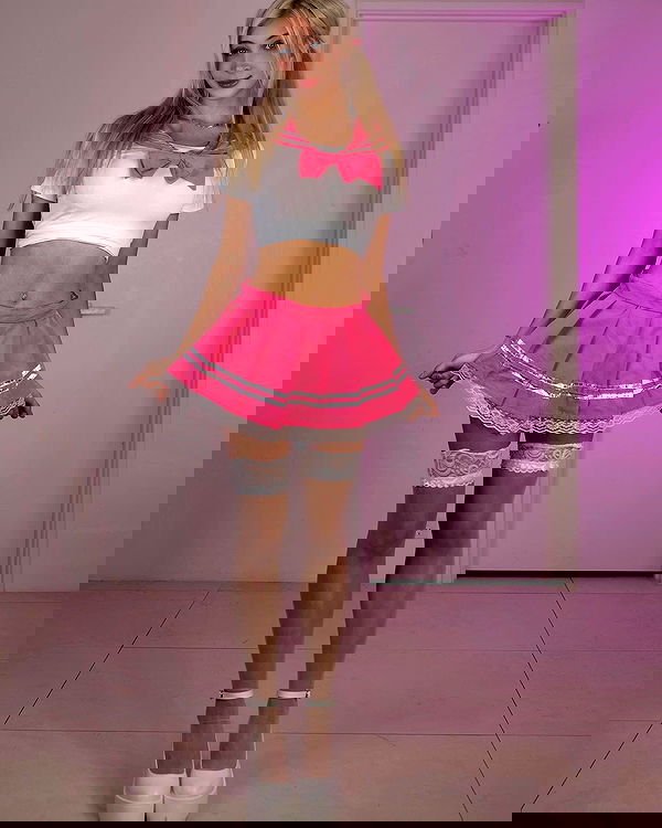 emxllouise2 image ~ Altpins