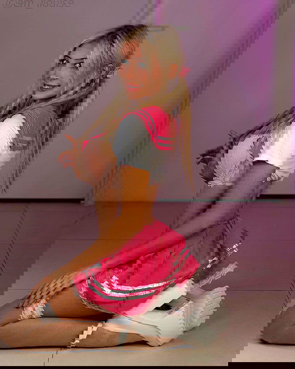 emxllouise2 image ~ Altpins