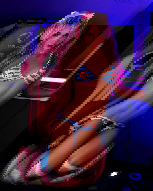 emxllouise2 image ~ Altpins