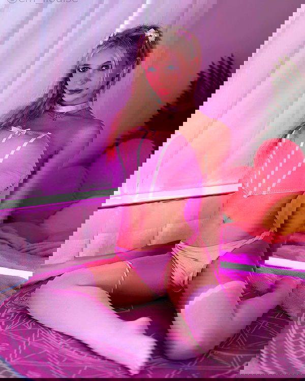 emxllouise2 image ~ Altpins