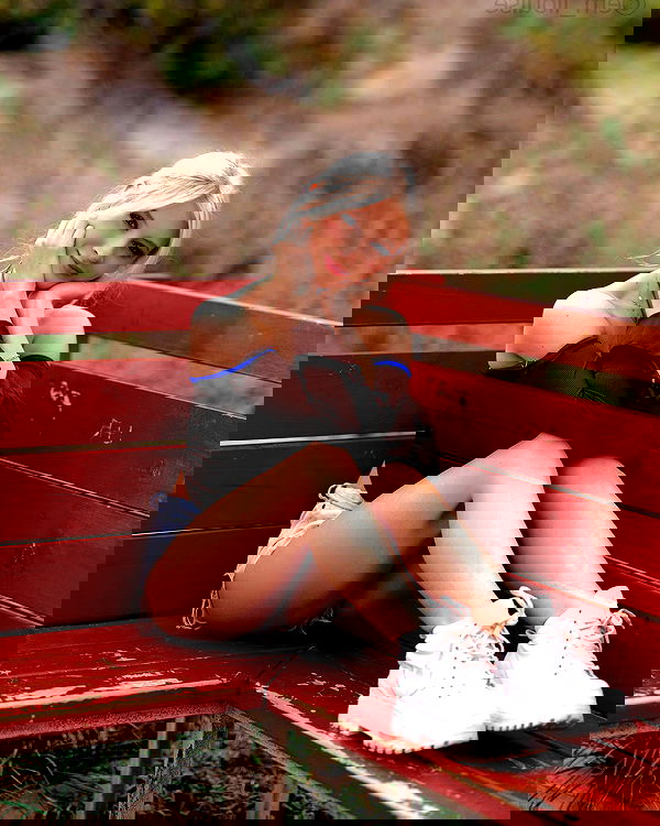 emxllouise2 image ~ Altpins