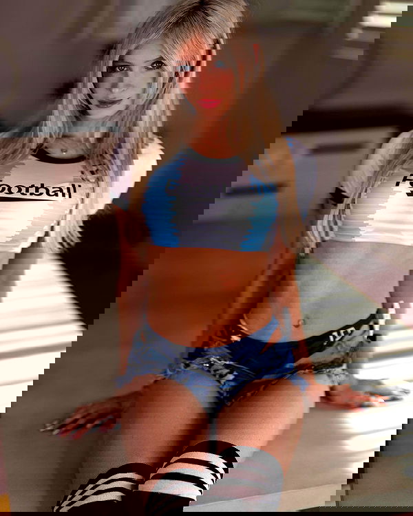 emxllouise2 image ~ Altpins