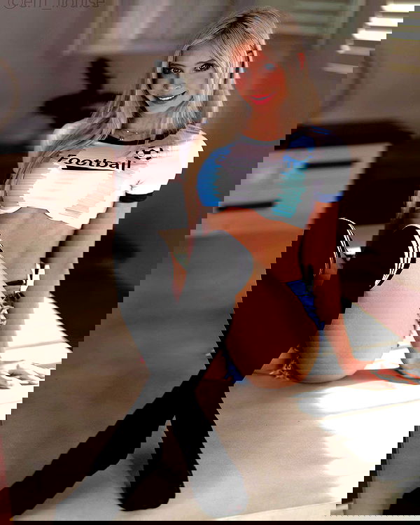 emxllouise2 image ~ Altpins