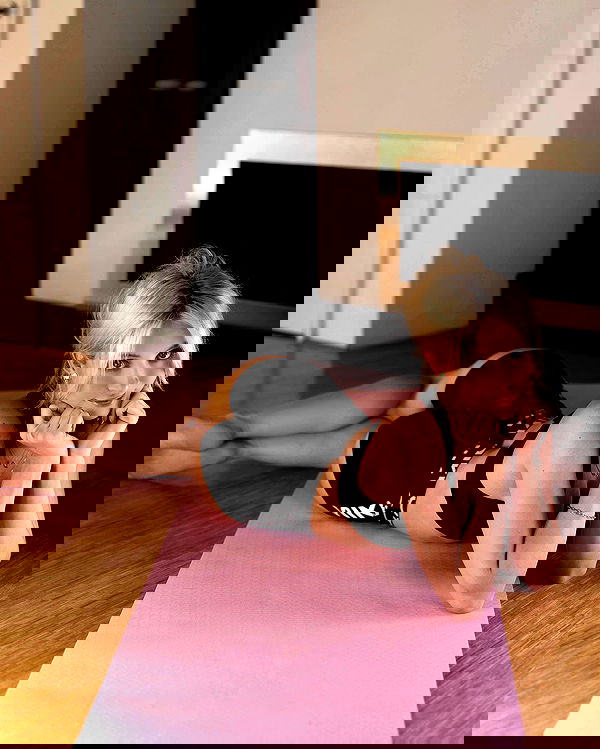 emxllouise2 image ~ Altpins