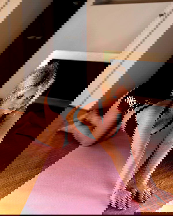 emxllouise2 image ~ Altpins