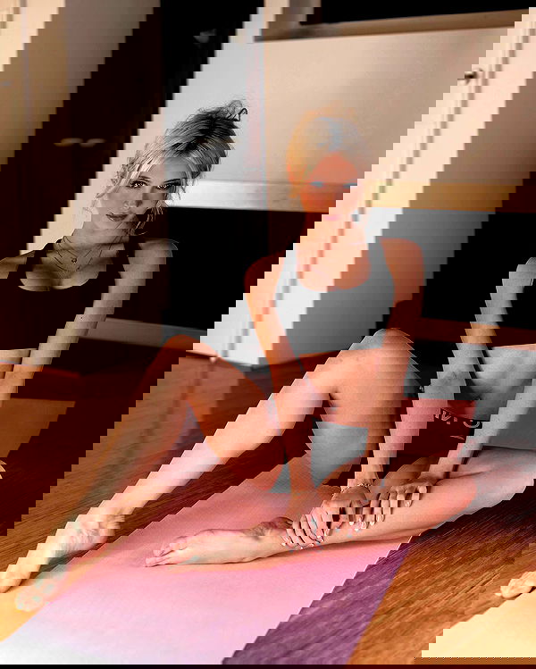 emxllouise2 image ~ Altpins