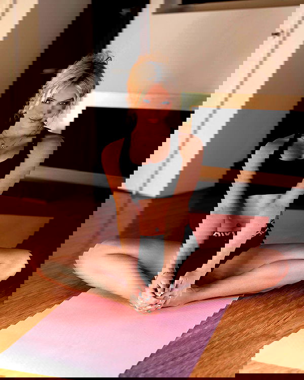 emxllouise2 image ~ Altpins