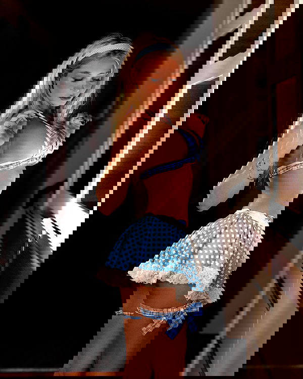 emxllouise2 image ~ Altpins