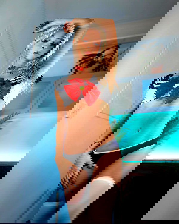 emxllouise2 image ~ Altpins