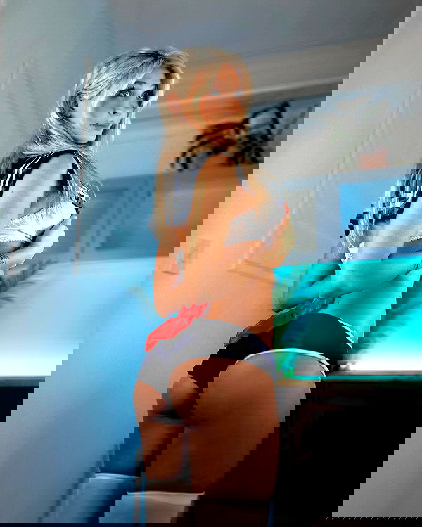 emxllouise2 image ~ Altpins