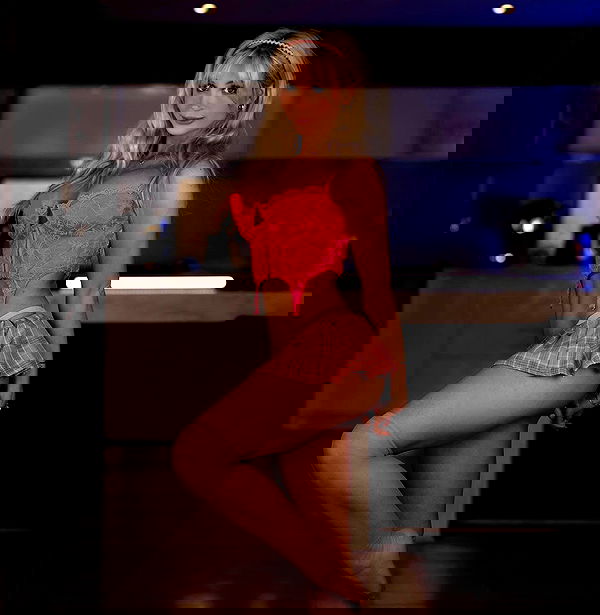 emxllouise2 image ~ Altpins