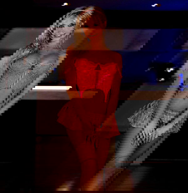 emxllouise2 image ~ Altpins