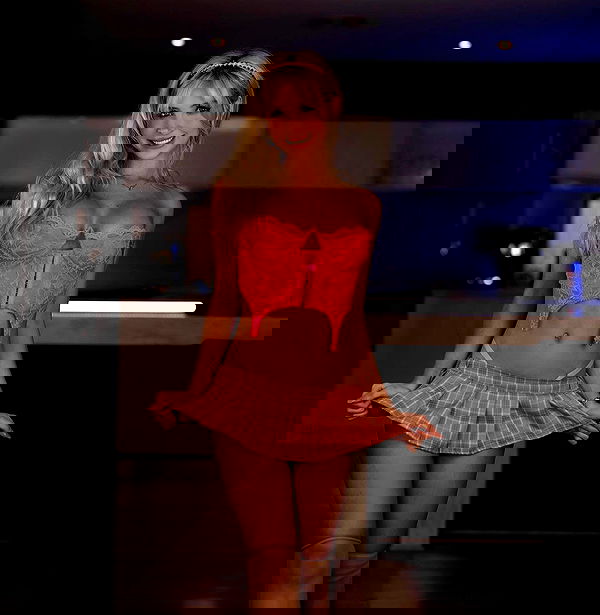 emxllouise2 image ~ Altpins