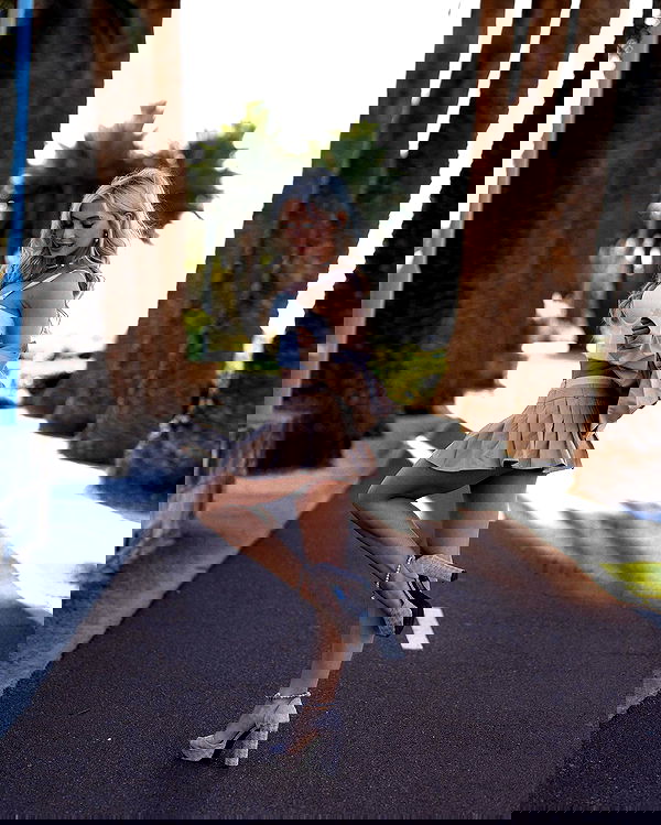 emxllouise2 image ~ Altpins