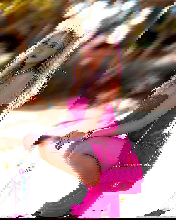 emxllouise2 image ~ Altpins