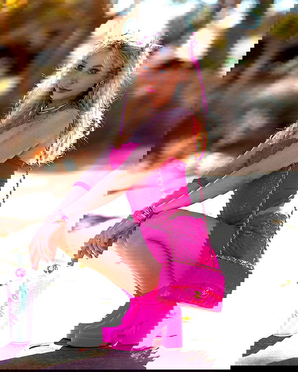 emxllouise2 image ~ Altpins