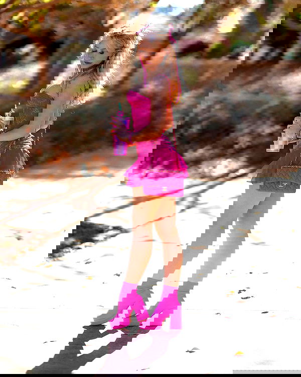 emxllouise2 image ~ Altpins