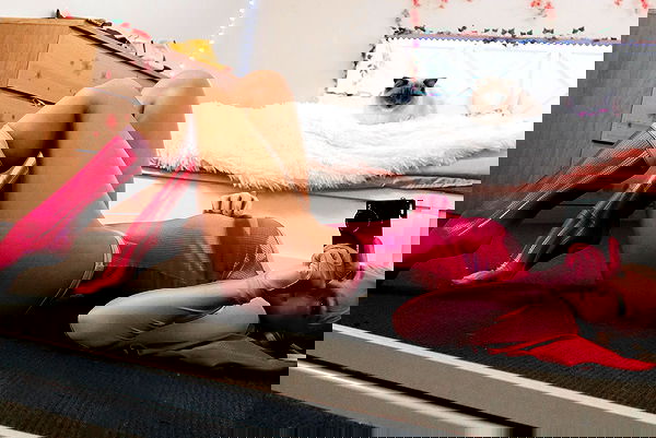 emxllouise2 image ~ Altpins