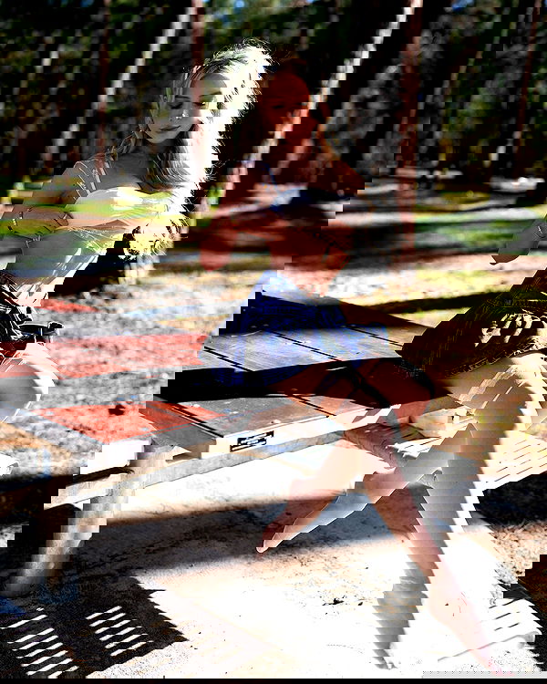 emxllouise2 image ~ Altpins