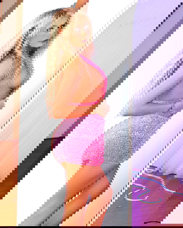 emxllouise2 image ~ Altpins