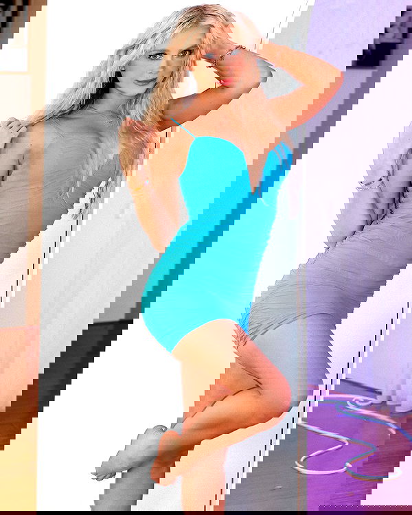 emxllouise2 image ~ Altpins