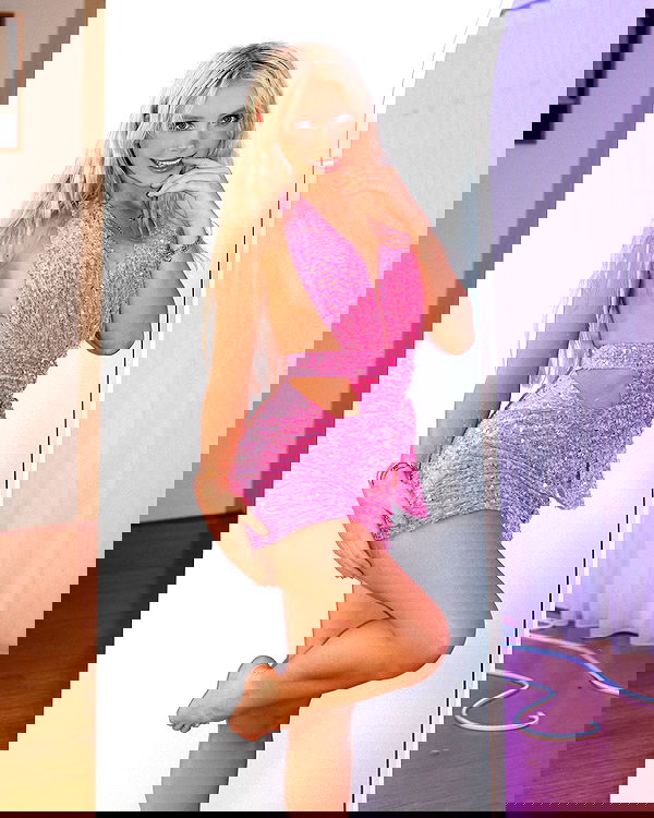 emxllouise2 image ~ Altpins