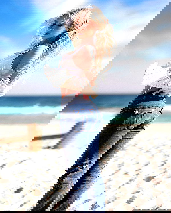 emxllouise2 image ~ Altpins