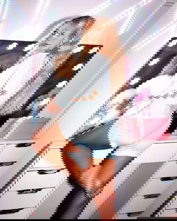 emxllouise2 image ~ Altpins