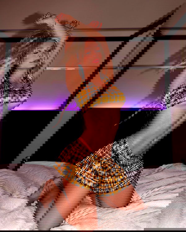 emxllouise2 image ~ Altpins