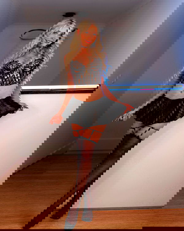 emxllouise2 image ~ Altpins