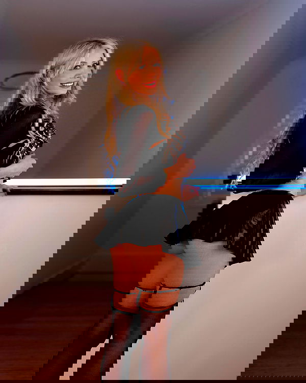 emxllouise2 image ~ Altpins