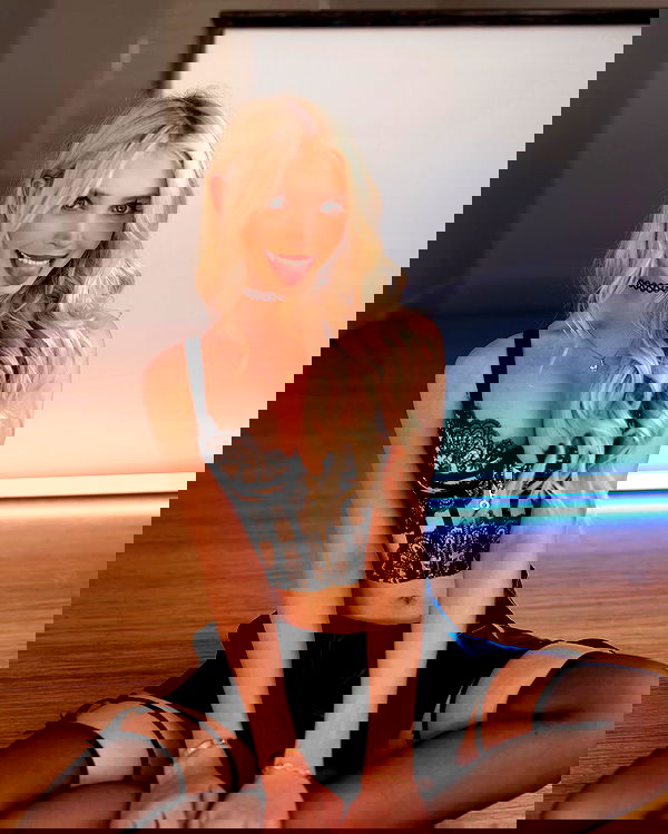 emxllouise2 image ~ Altpins